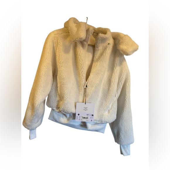 NWT Alo Yoga foxy Sherpa jacket IVORY Size M - www.rajagirimanappuram.com